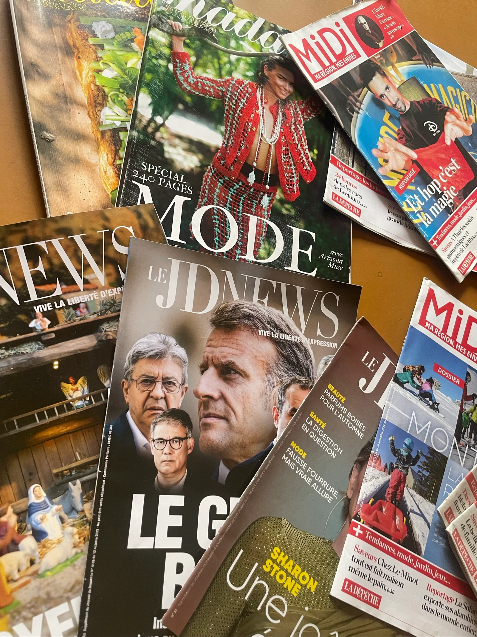 10 magazines  – photo 7